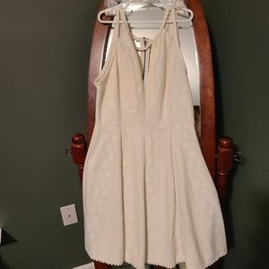White sleeveless dress